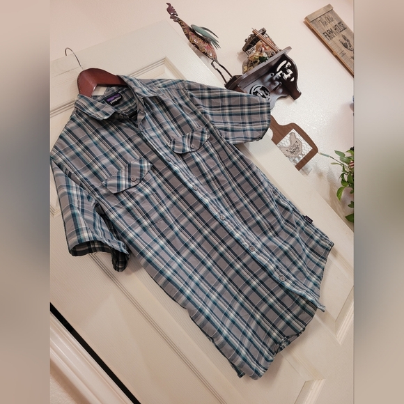 Patagonia Men's High Moss Plaid Nylon Button Down Short Sleeve Shirt Medium - Picture 2 of 5